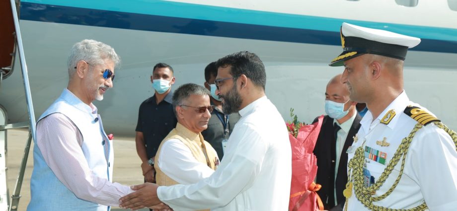 Indian FM arrives in Sri Lanka