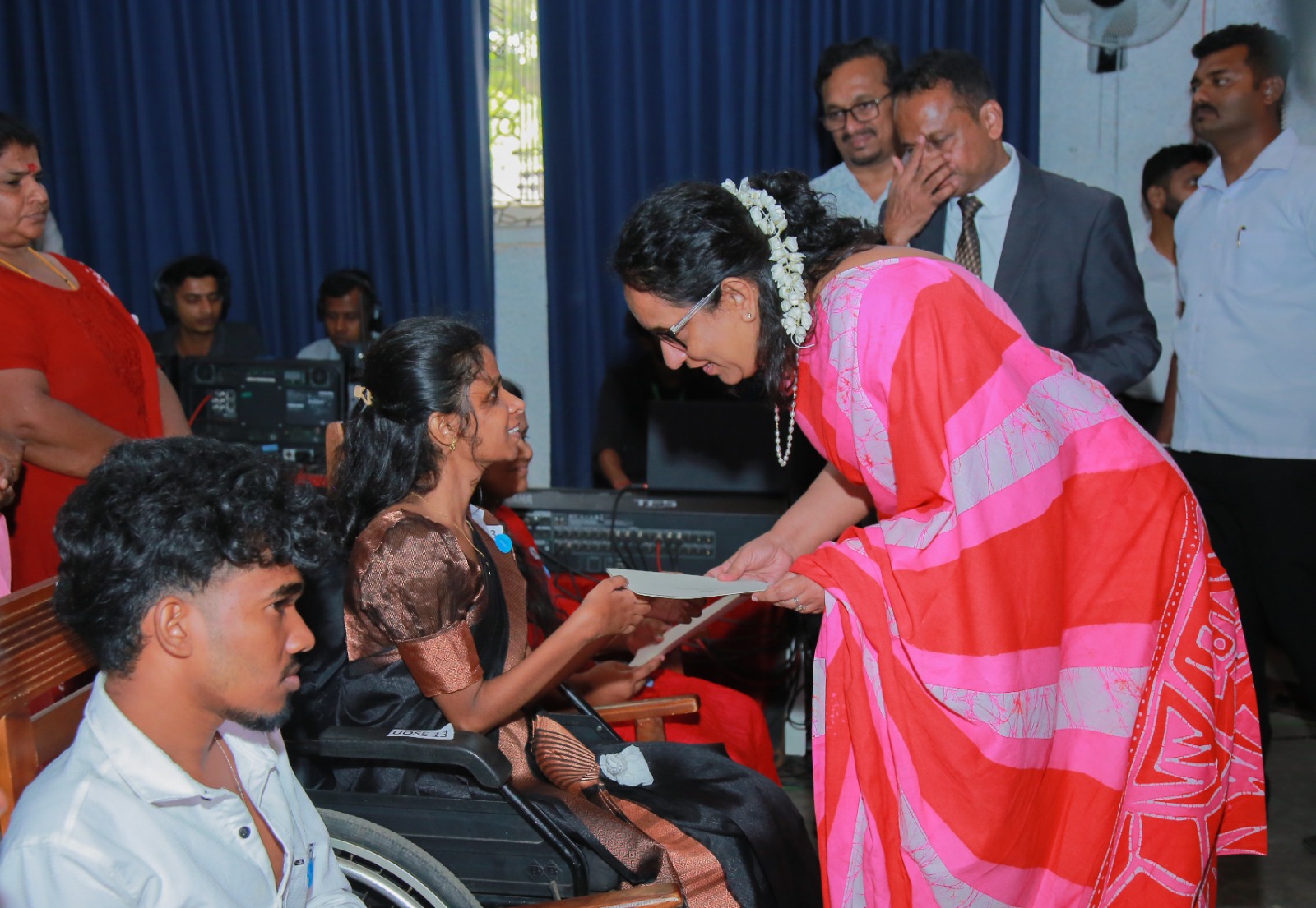 “ආබාධ සහිත සිසුන් වෙනුවෙන් රජය වගකීම භාරගන්නවා” අගමැතිනිය