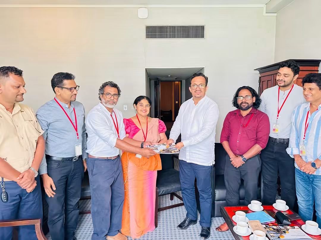 මෙරට සිනමා කර්මාන්තයේ ගැටලු විසඳීමට යෝජනා මාලාවක් අමාත්‍ය සුනිල් හඳුන්නෙත්තිට