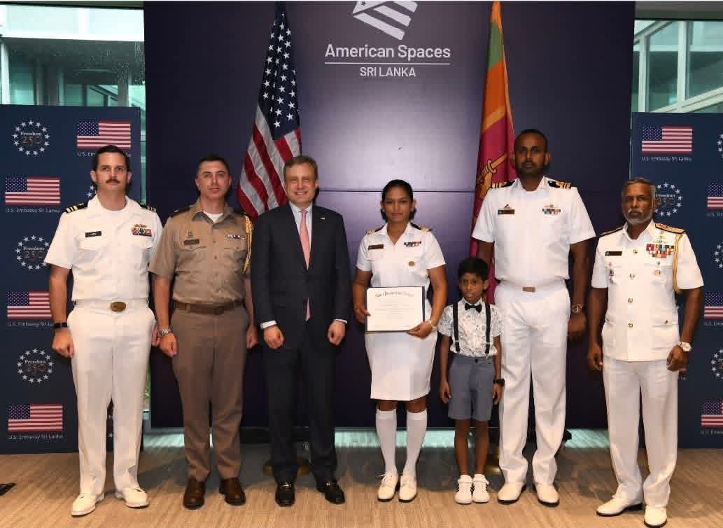 ඇමරිකාවේ නාවික පශ්චාත් උපාධි පාසලෙන්  ශ්‍රී ලංකා නාවික හමුදාවේ පියුමිට විශිෂ්ට ජයග්‍රහණයක්