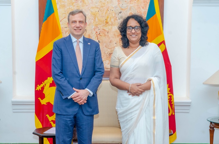 ශ්‍රී ලංකාව සහ එක්සත් ජනපදය අතර ද්විපාර්ශ්වික සහයෝගීතාව තවදුරටත් ශක්තිමත් කිරීමට එකඟතාව; අග්‍රාමාත්‍යවරිය සහ ඇමෙරිකානු තානාපති අතර හමුවක්