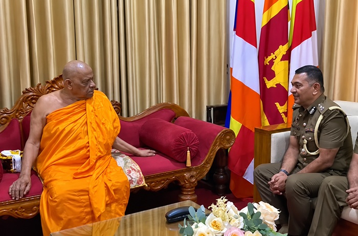 ගලගොඩඅත්තේ ඥානසාර හිමියන් නිදහස් කළ හැකිද? අස්ගිරි මහනාහිමියෝ බන්ධනාගාර කොමසාරිස්ගෙන් විමසති
