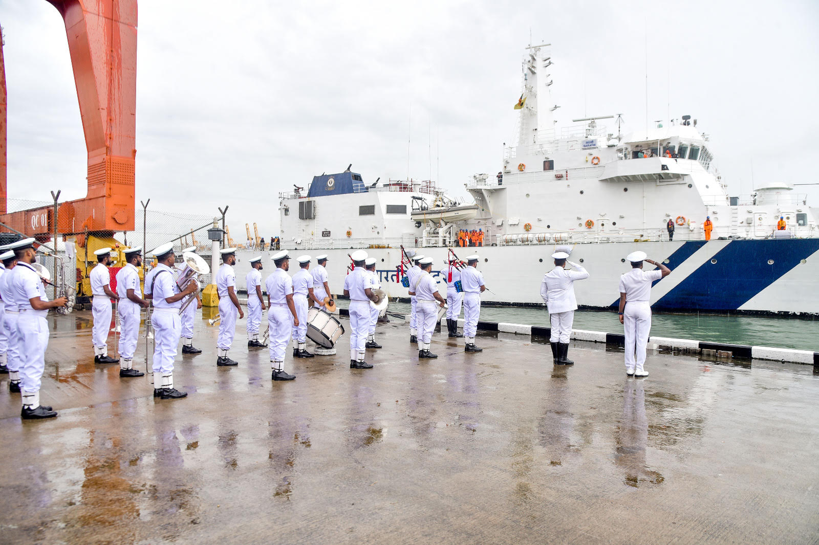 ඉන්දීය නාවික හමුදාවේ පුහුණු නෞකා තුනක් ශ්‍රී ලංකාවට